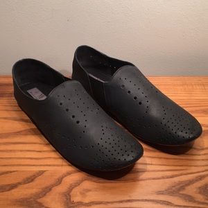 Mia limited edition black broadway flats